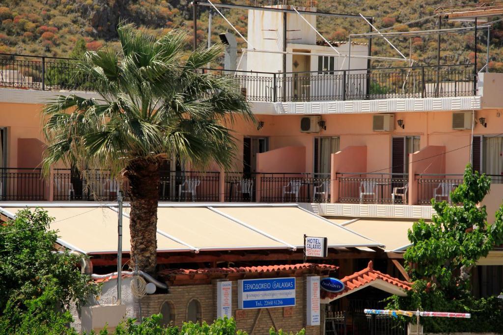 Hotel Galaxias Agioi Pandes Exteriör bild