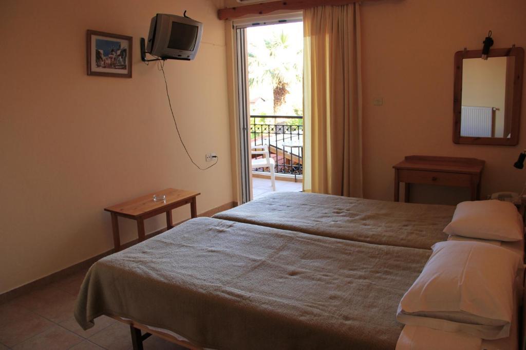 Hotel Galaxias Agioi Pandes Rum bild