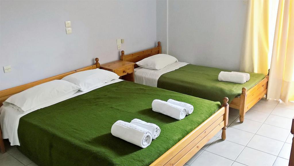 Hotel Galaxias Agioi Pandes Exteriör bild